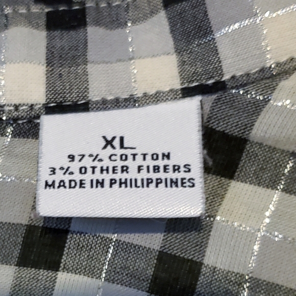 LIZ Claiborne Black, white and Gray Checked Blouse. - Picture 3 of 5
